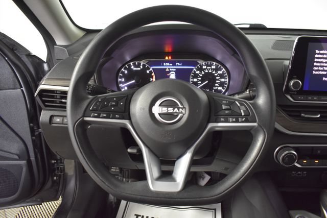 Used 2025 Nissan Altima 2.5 SV FWD image 15