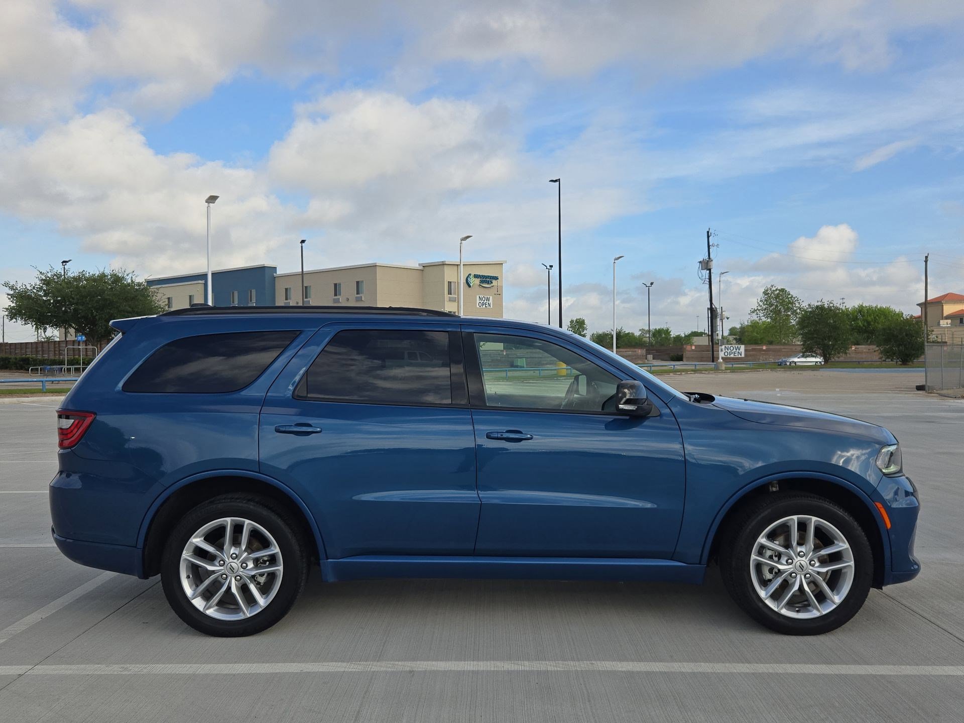 Used 2025 Dodge Durango GT image 2