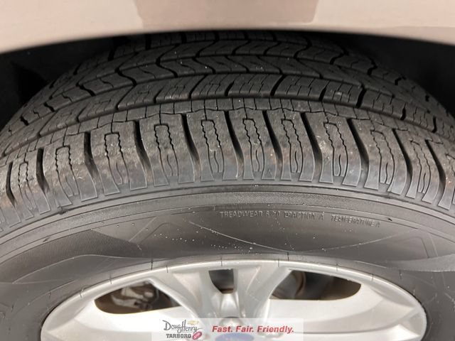 Used 2019 Ford Edge SEL w/ Equipment Group 201A FWD image 17