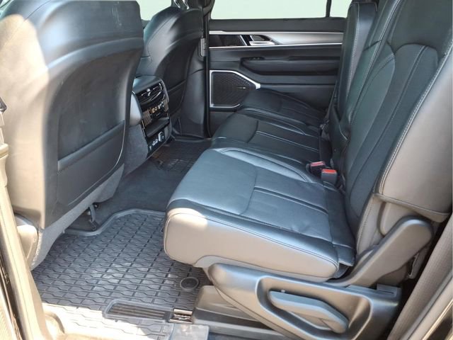 Used 2024 Jeep Wagoneer L Series II w/ Convenience Group I image 14