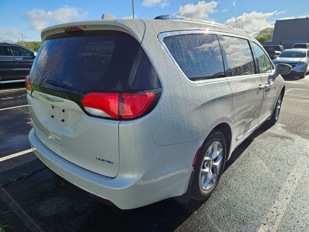 Used 2019 Chrysler Pacifica Limited FWD image 7