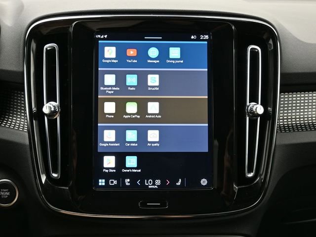 Used 2024 Volvo XC40 B5 Plus image 18