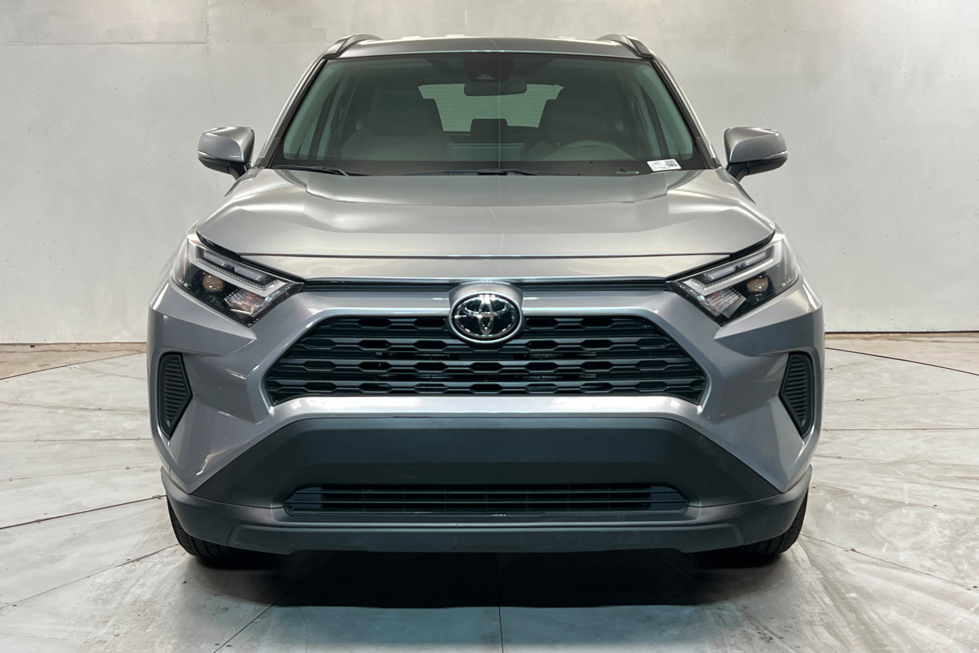 Used 2025 Toyota RAV4 XLE AWD/4WD image 9