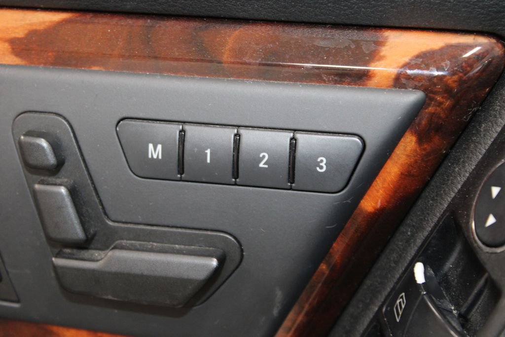 Used 2010 Mercedes-Benz GLK 350 4MATIC image 26