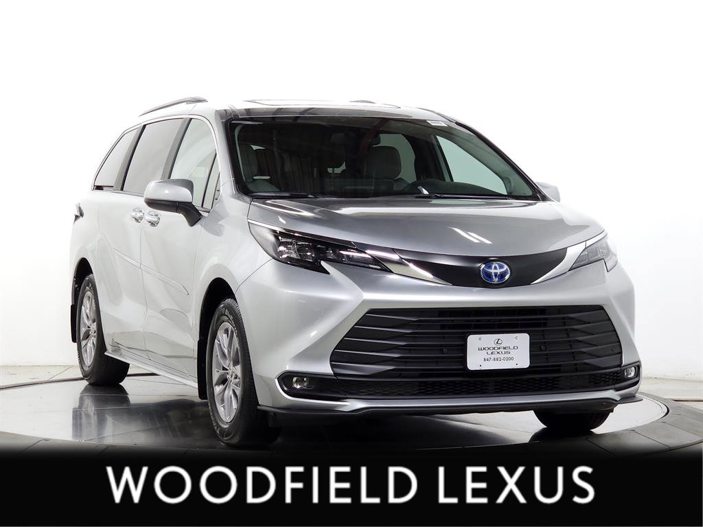 Used 2025 Toyota Sienna XLE
