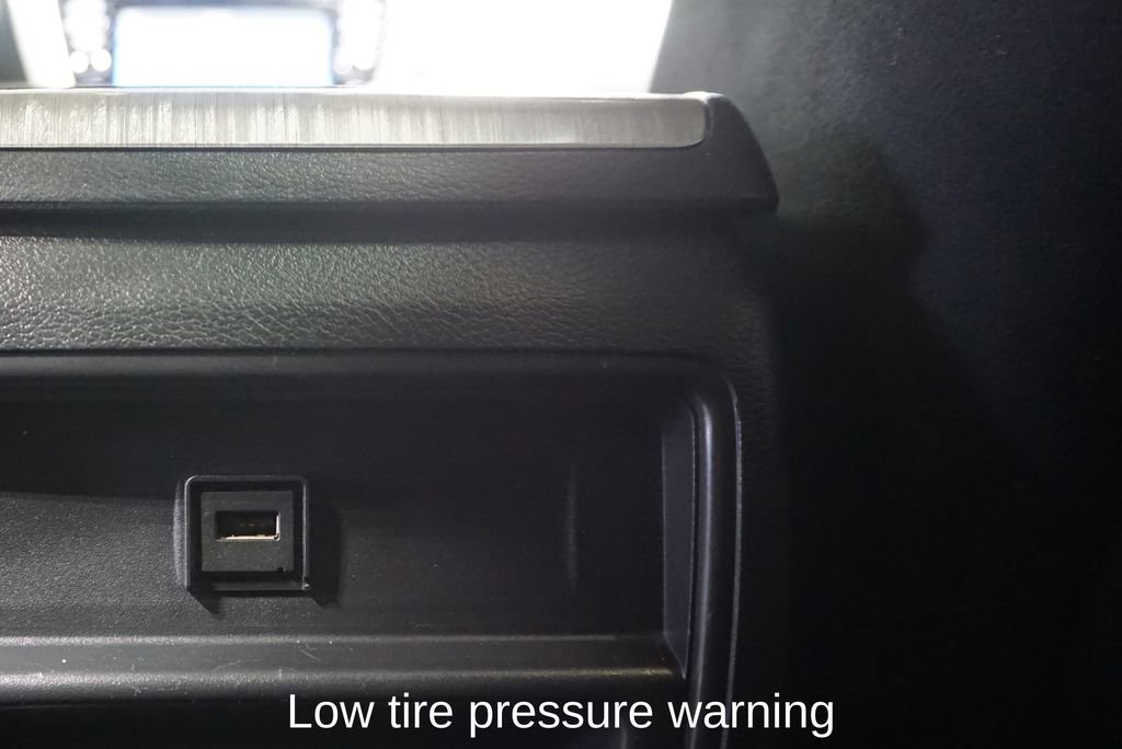 Used 2017 Nissan Murano SV image 10