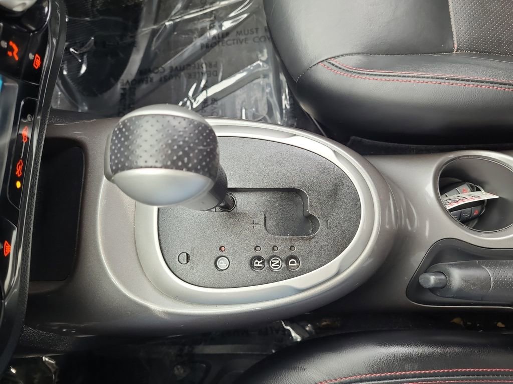 Used 2012 Nissan Juke SL image 21