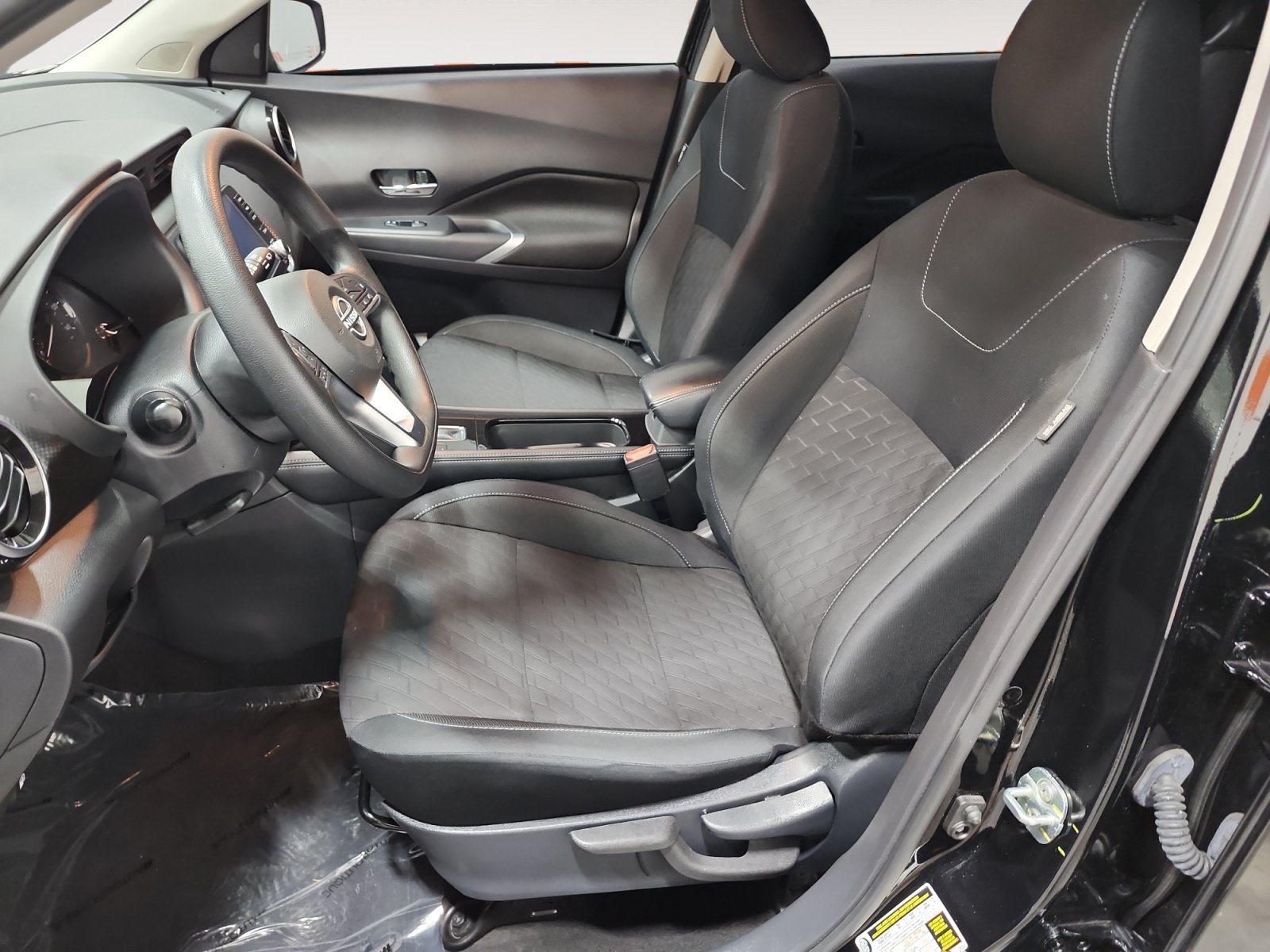 Used 2024 Nissan Kicks SV FWD image 9
