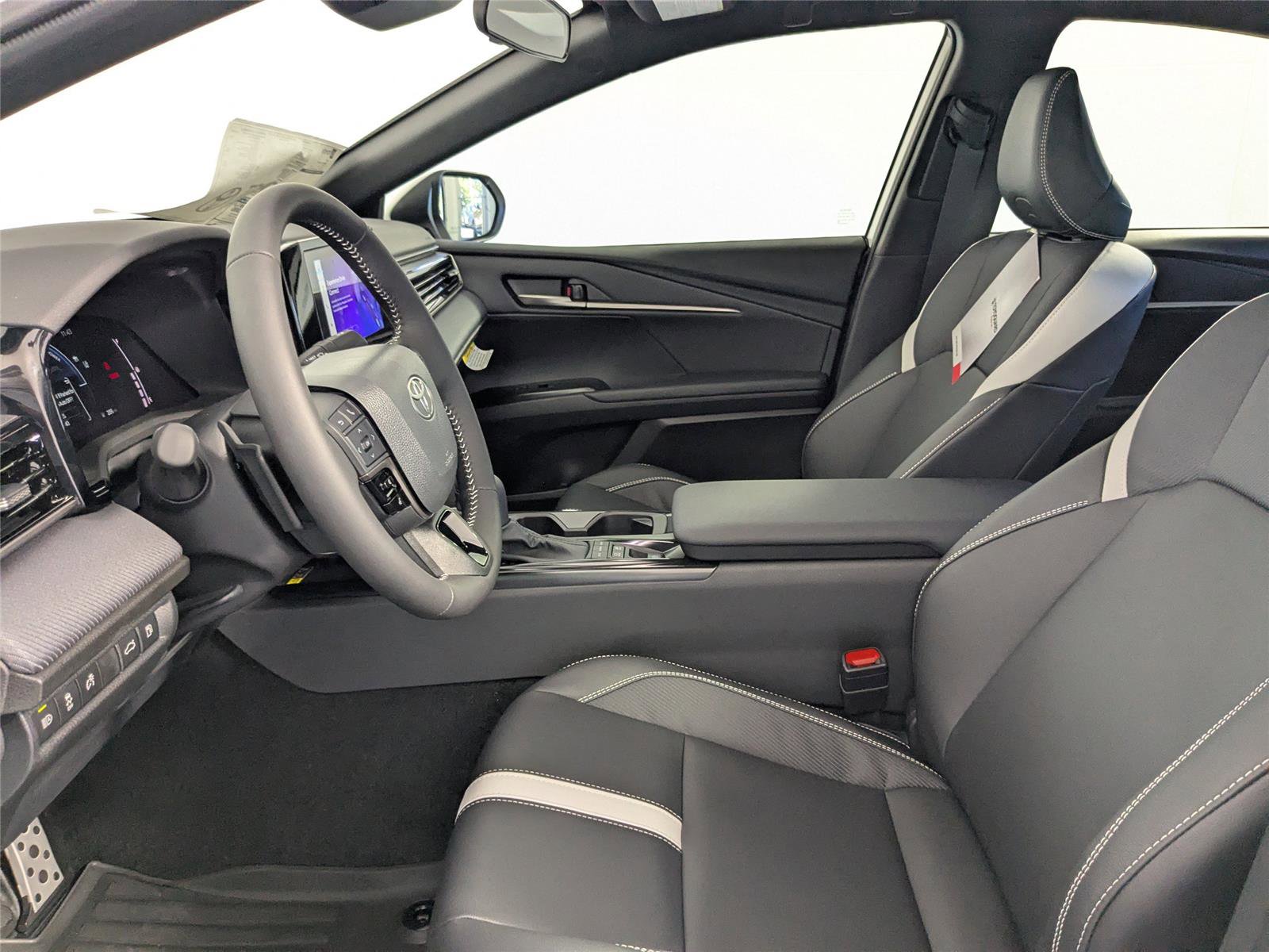 New 2026 Toyota Camry SE image 10