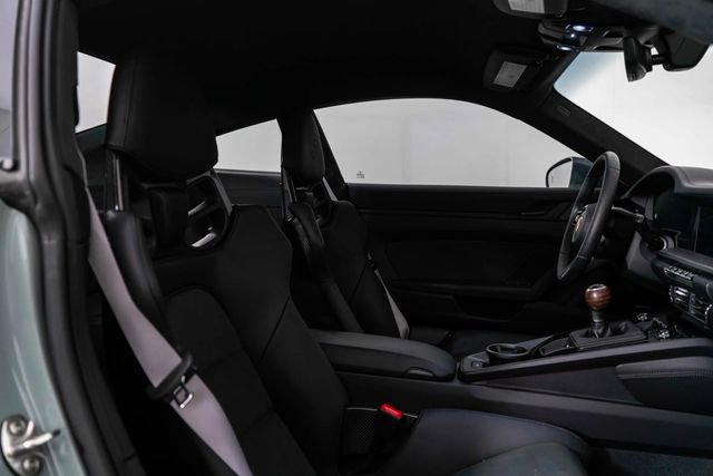 Used 2025 Porsche 911 Carrera T RWD image 24