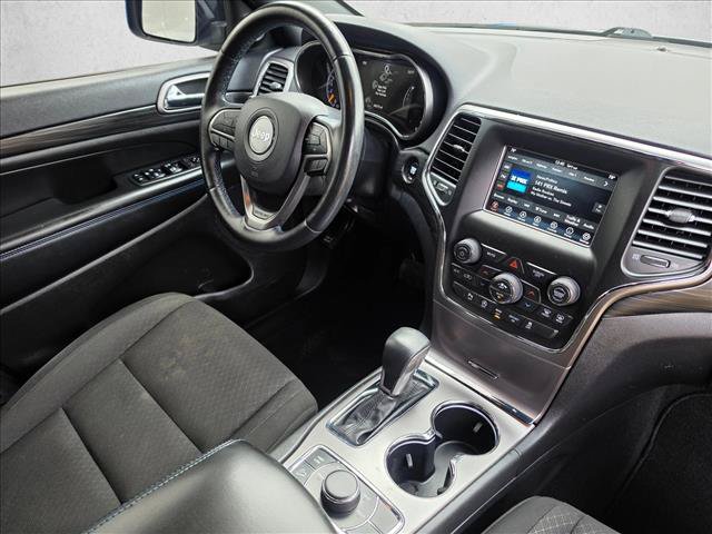 Used 2019 Jeep Grand Cherokee Laredo AWD/4WD image 10