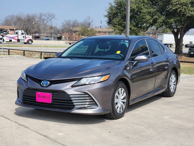 Used 2024 Toyota Camry LE image 5
