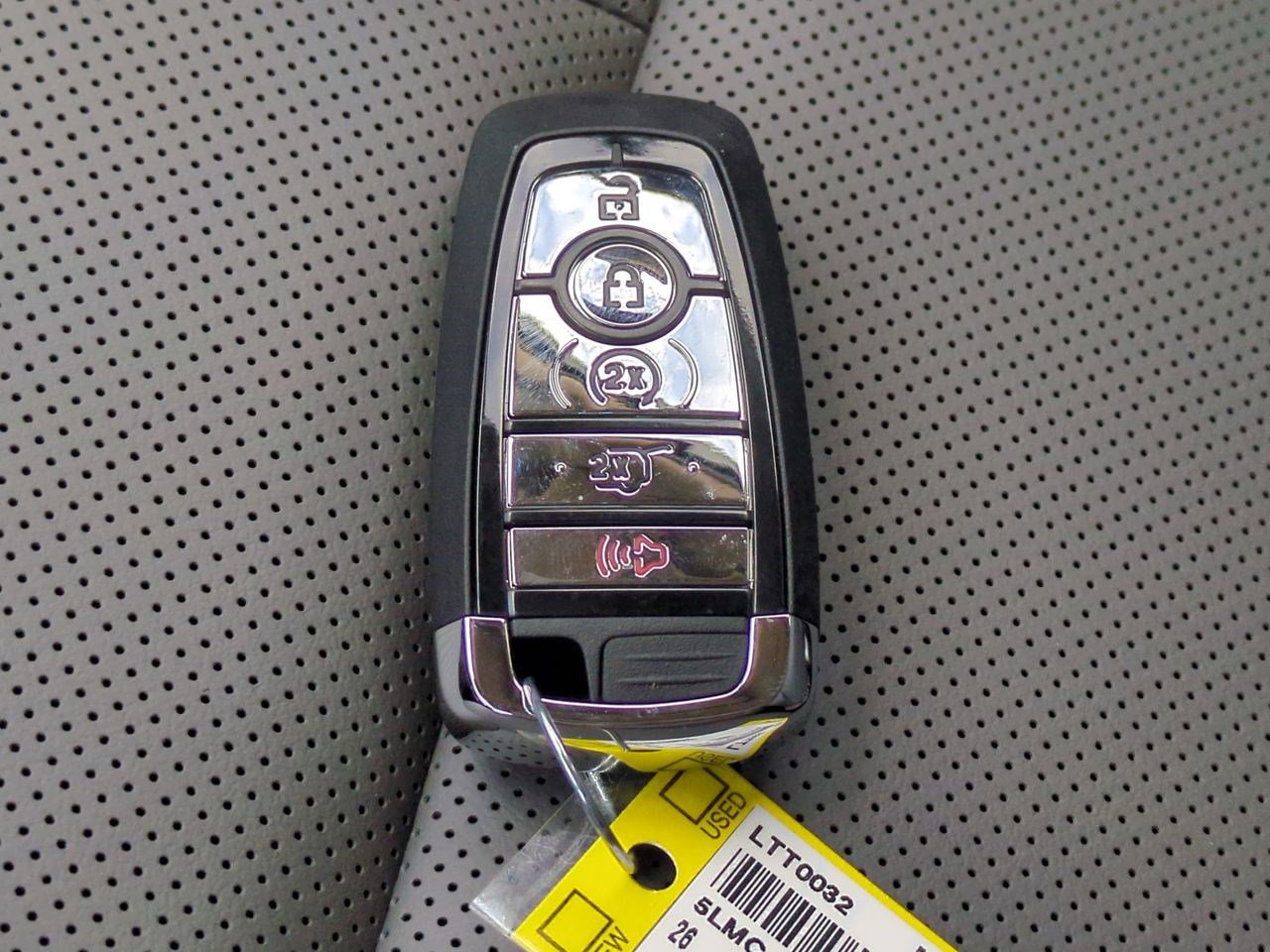 New 2026 Lincoln Corsair Premiere image 27