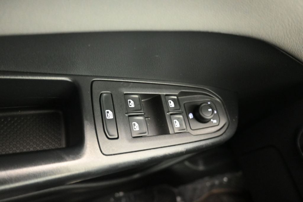 Used 2023 Volkswagen Taos SE w/ Panoramic Sunroof Package AWD/4WD image 43