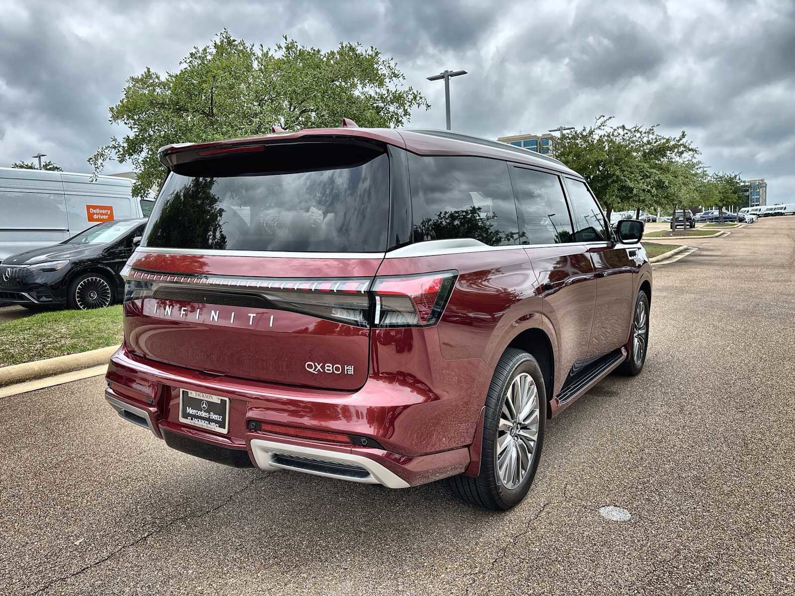 Used 2025 INFINITI QX80 Sensory w/ Premium Cargo Package AWD/4WD image 8