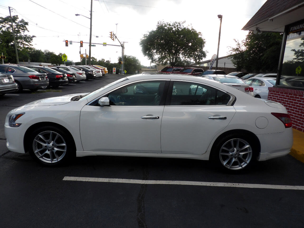 Used 2011 Nissan Maxima 3.5 SV w/ Cold Pkg image 2