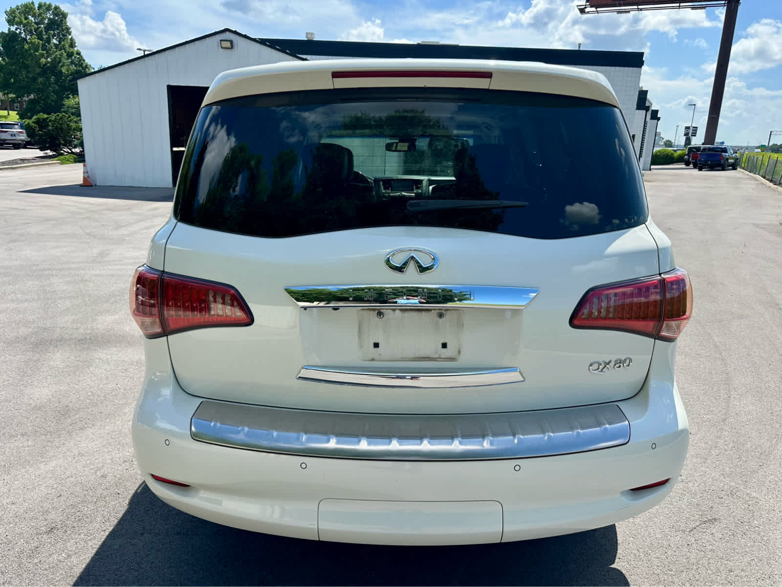 Used 2017 INFINITI QX80 2WD w/ Driver Assistance Package image 6