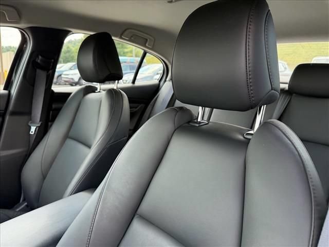 Used 2024 MAZDA MAZDA3 s FWD image 14