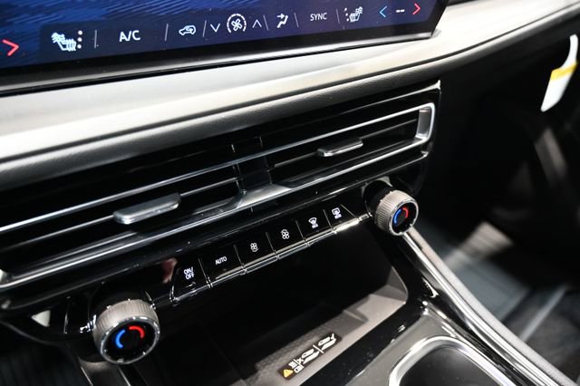 New 2026 Chevrolet Traverse LT image 18