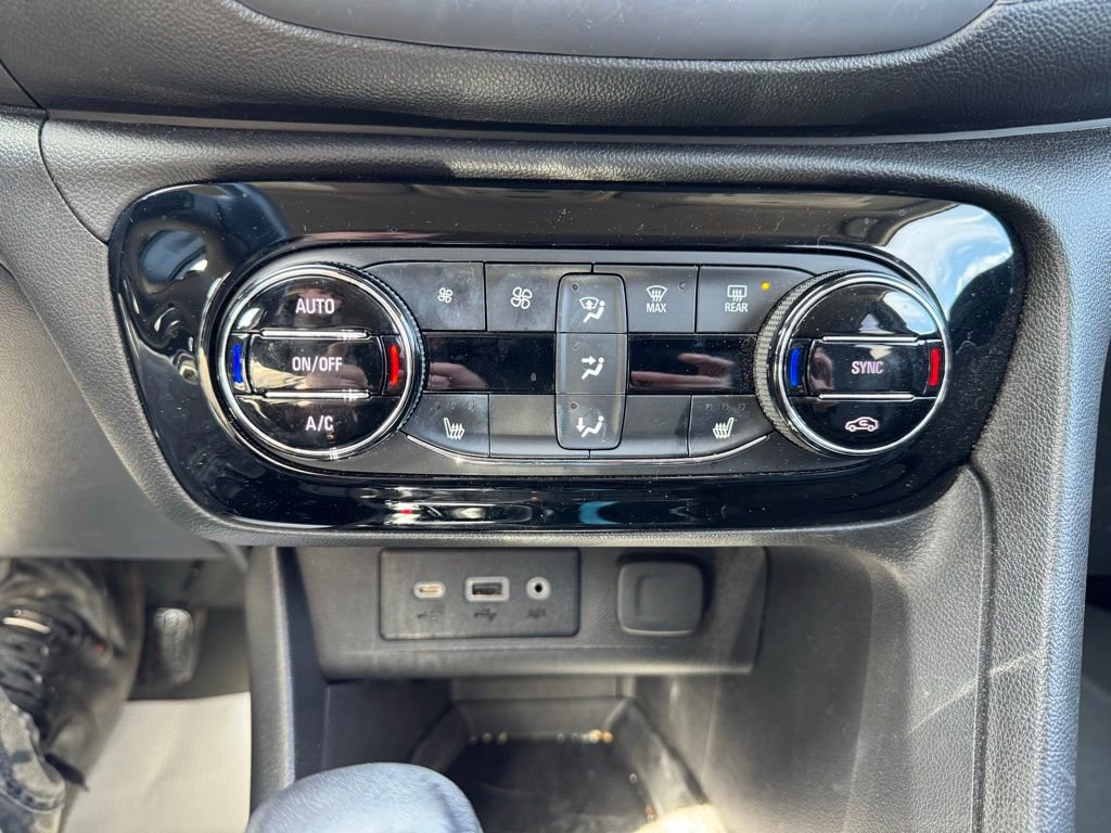 Used 2020 Buick Encore GX Essence w/ Sport Touring Package AWD/4WD image 18