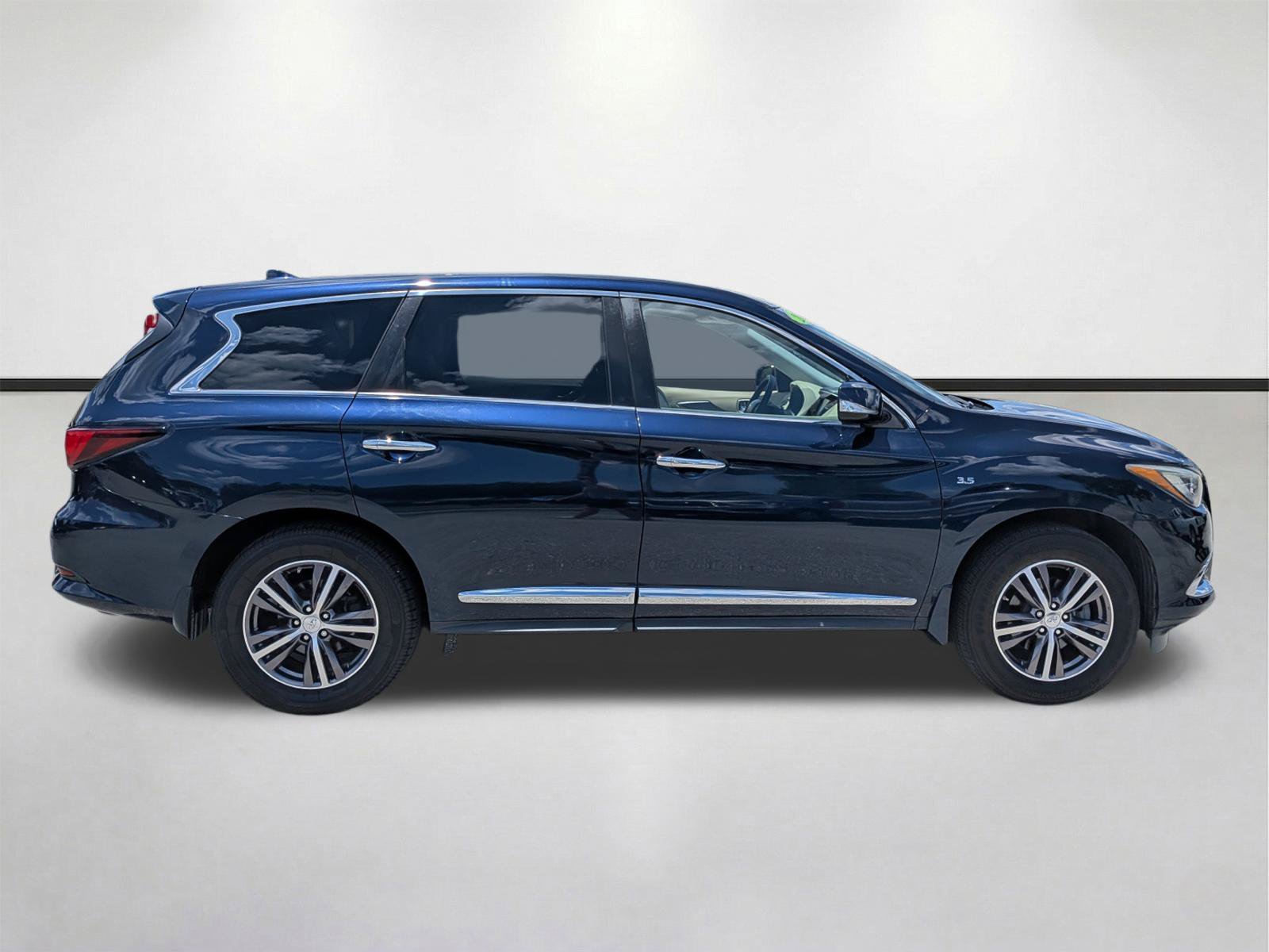 Used 2017 INFINITI QX60 FWD image 3