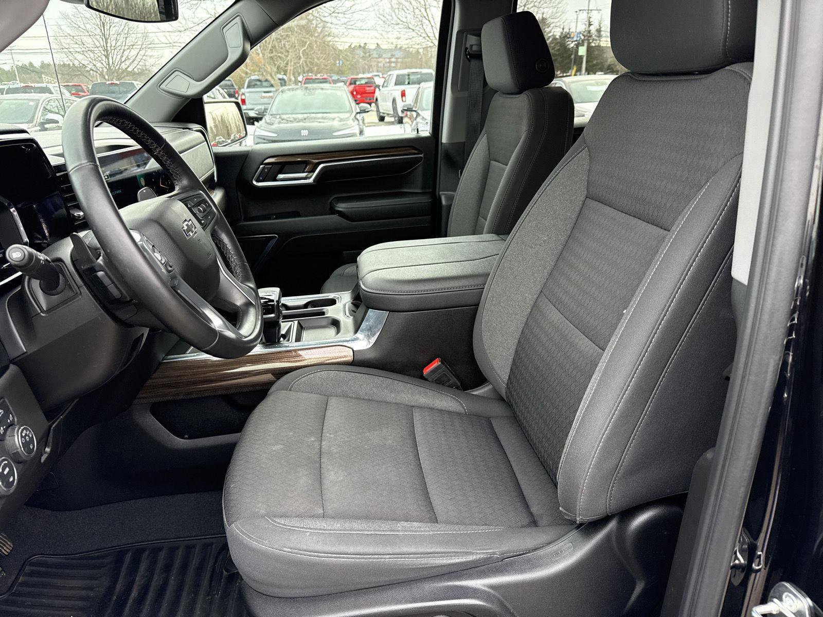 Used 2023 Chevrolet Silverado 1500 RST w/ Z71 Off-Road Package image 13