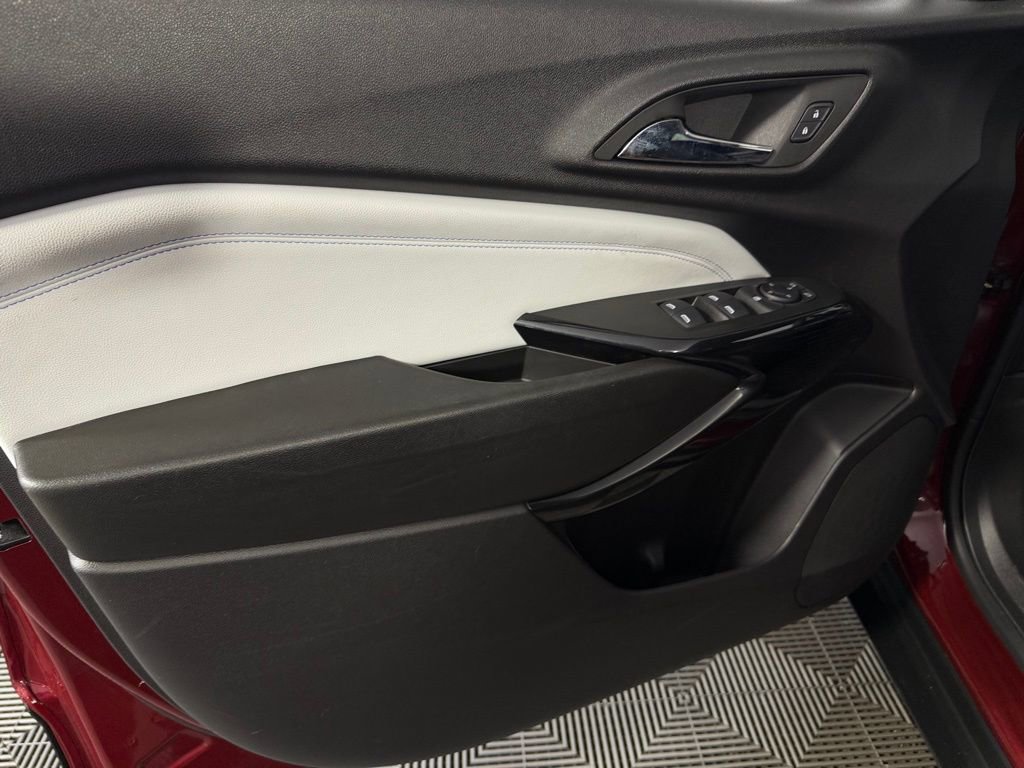 Used 2025 Chevrolet Trax LT image 22