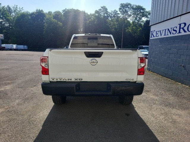 Used 2018 Nissan Titan S w/ HD Front GAWR Package AWD/4WD image 7