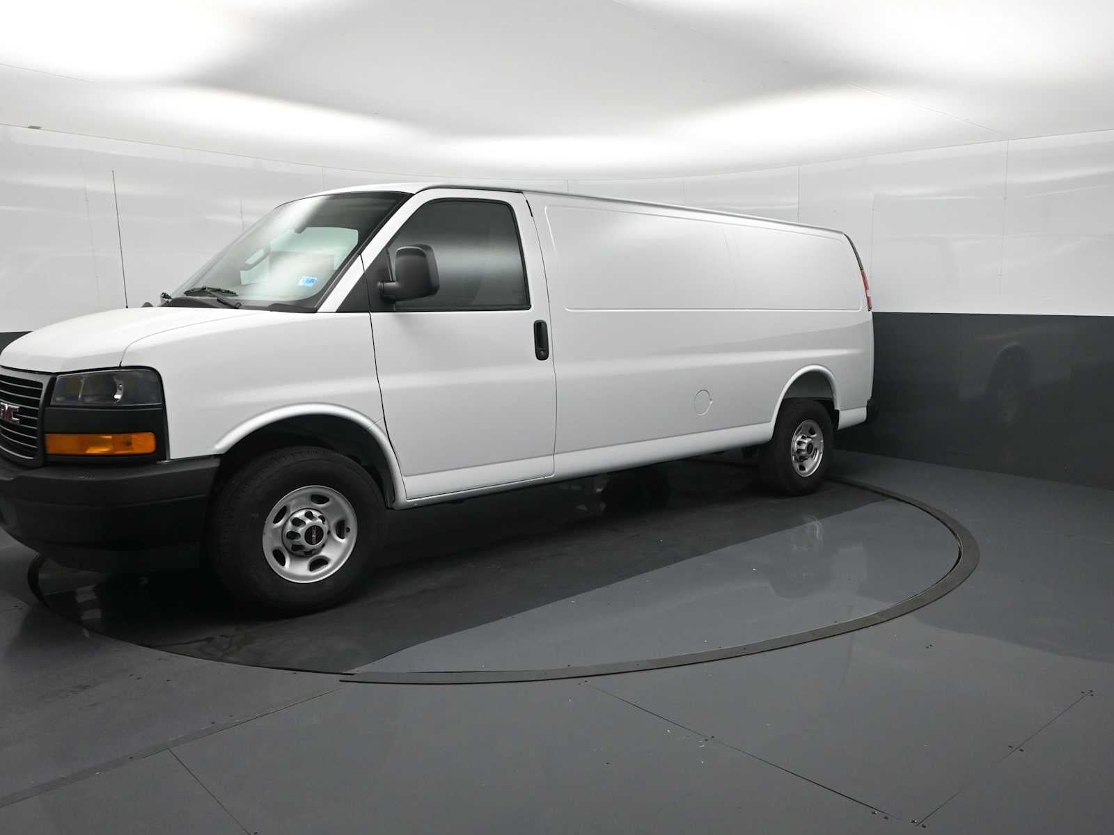 New 2026 GMC Savana 3500 Extended w/ Driver Convenience Package RWD image 2