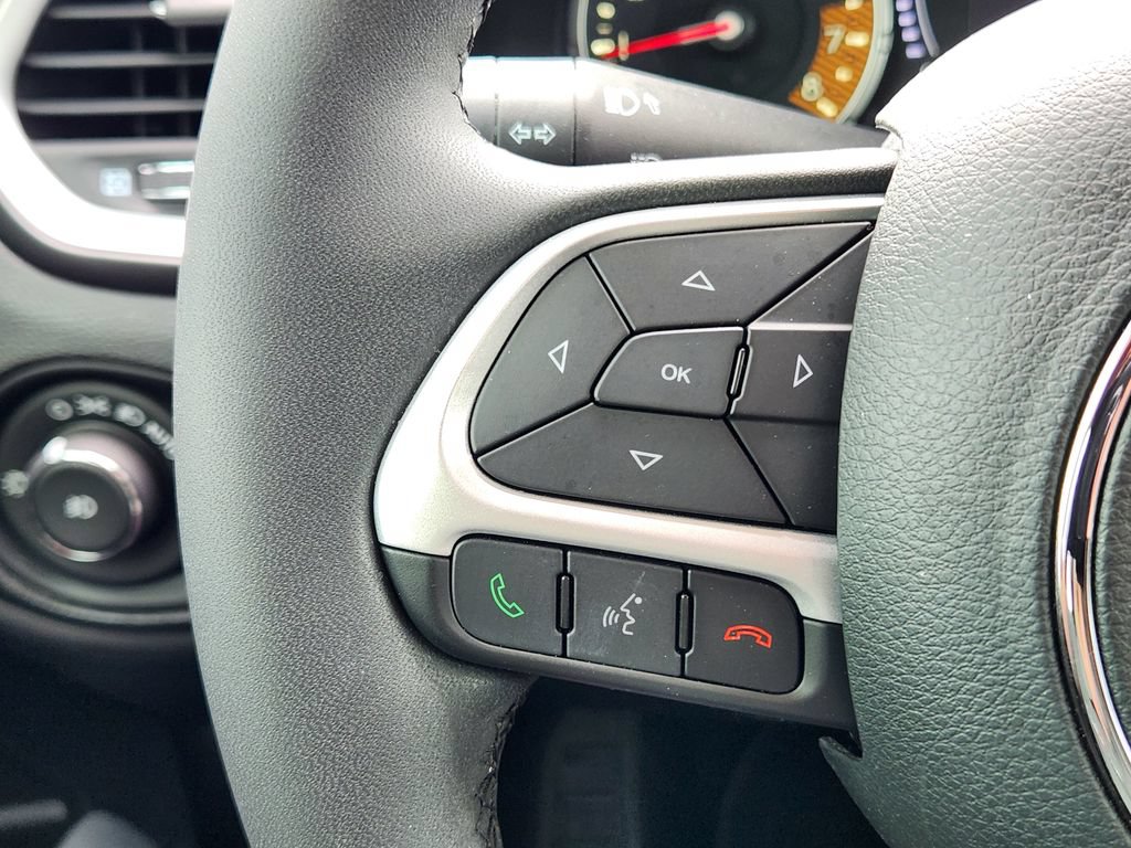Used 2019 Jeep Renegade Latitude FWD image 28