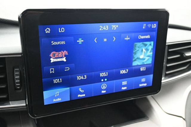 Used 2023 Ford Explorer XLT w/ Equipment Group 202A AWD/4WD image 21
