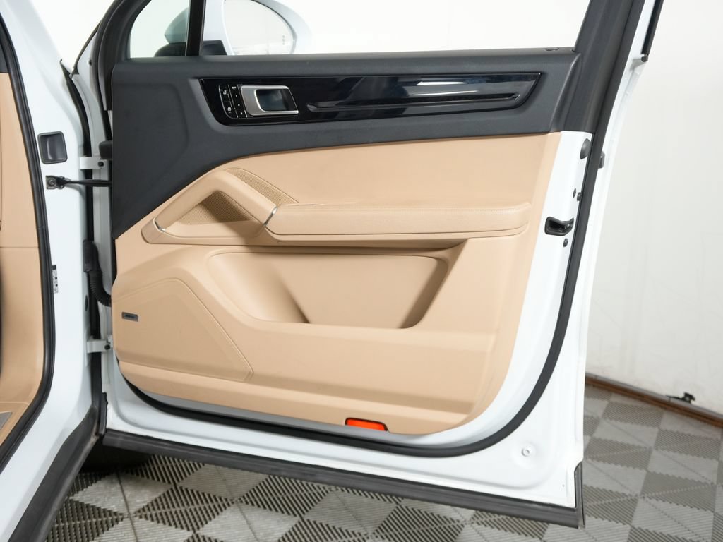 Certified 2020 Porsche Cayenne S AWD/4WD image 42