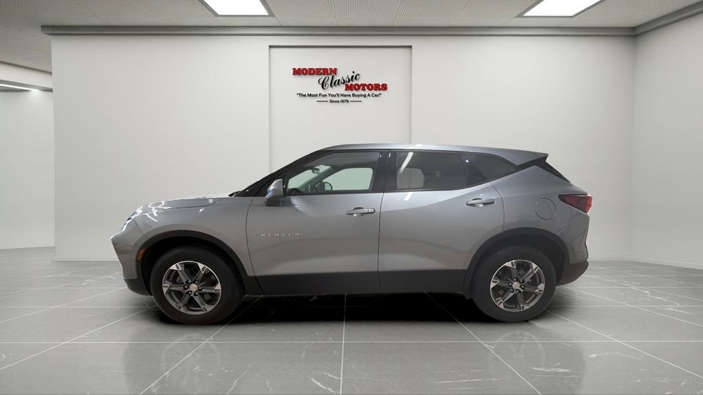 Used 2025 Chevrolet Blazer LT AWD/4WD image 4