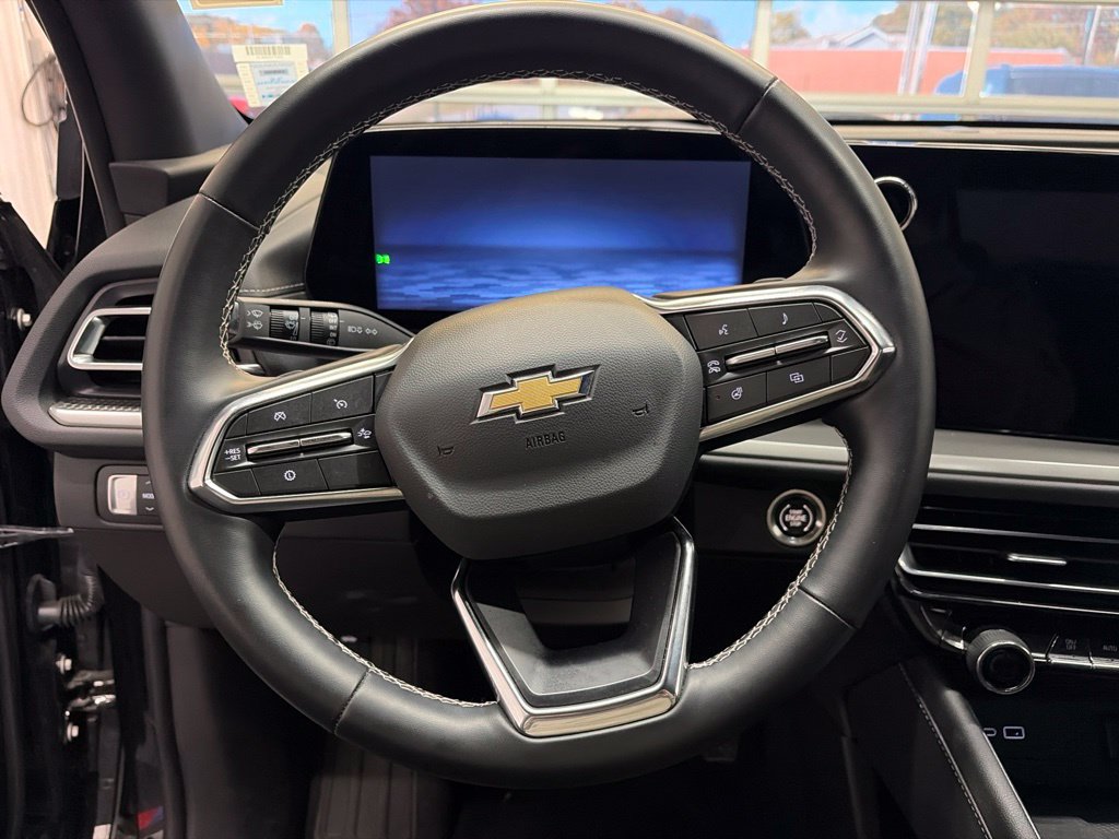 Used 2025 Chevrolet Traverse LT AWD/4WD image 27
