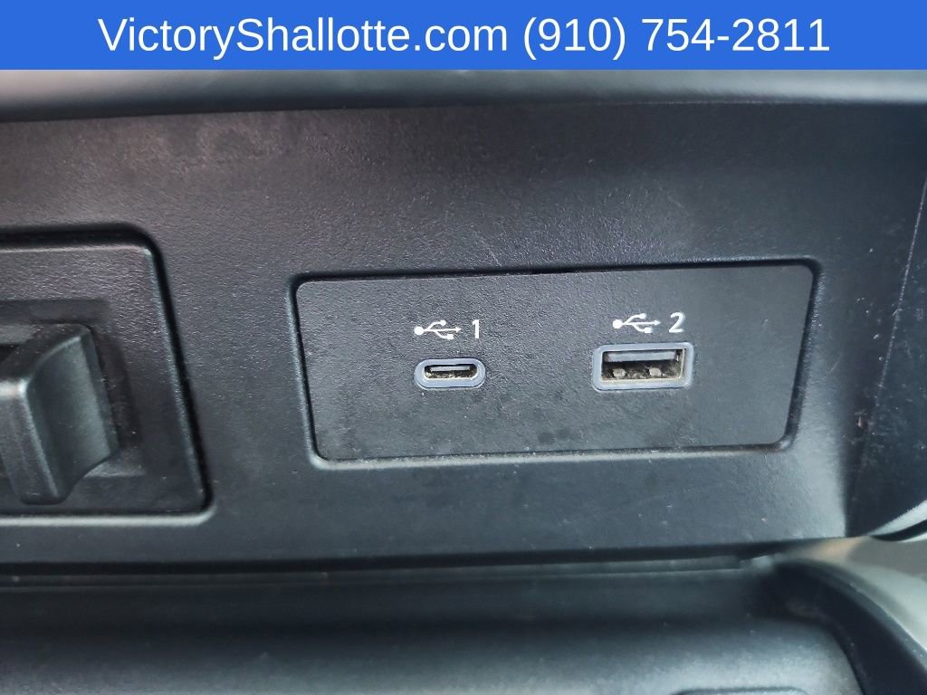 Used 2020 Nissan Titan SV w/ SV Convenience Package RWD image 8
