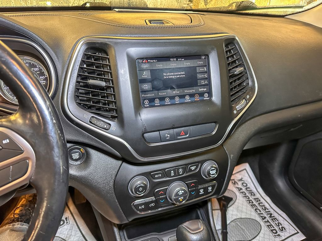 Used 2020 Jeep Cherokee Latitude Plus w/ Comfort/Convenience Group image 12