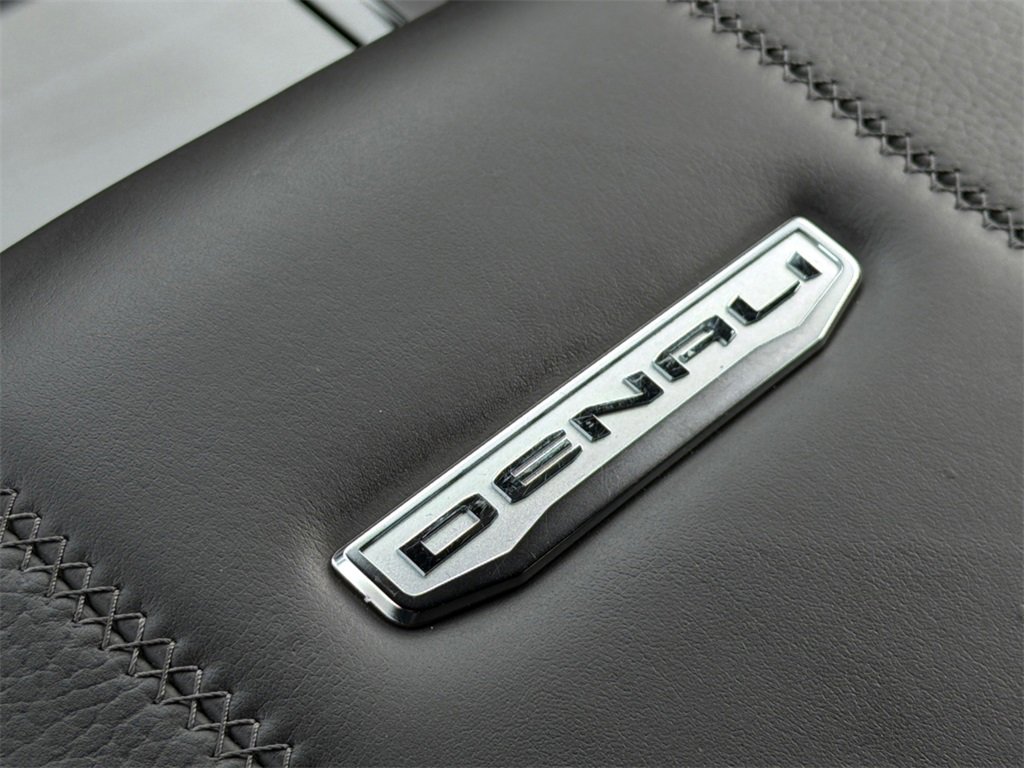 Used 2025 GMC Yukon Denali w/ Denali Reserve Package image 31