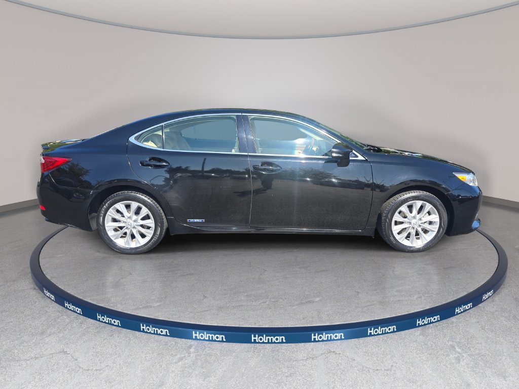Used 2015 Lexus ES 300h w/ Navigation System Package FWD image 5