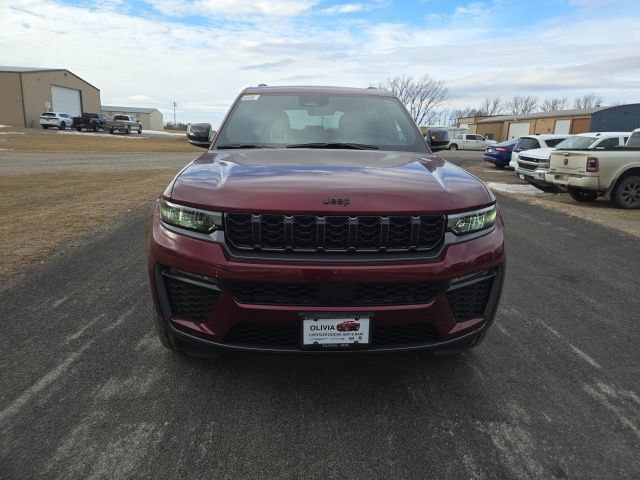 New 2026 Jeep Grand Cherokee Limited w/ Limited Altitude Package AWD/4WD image 2
