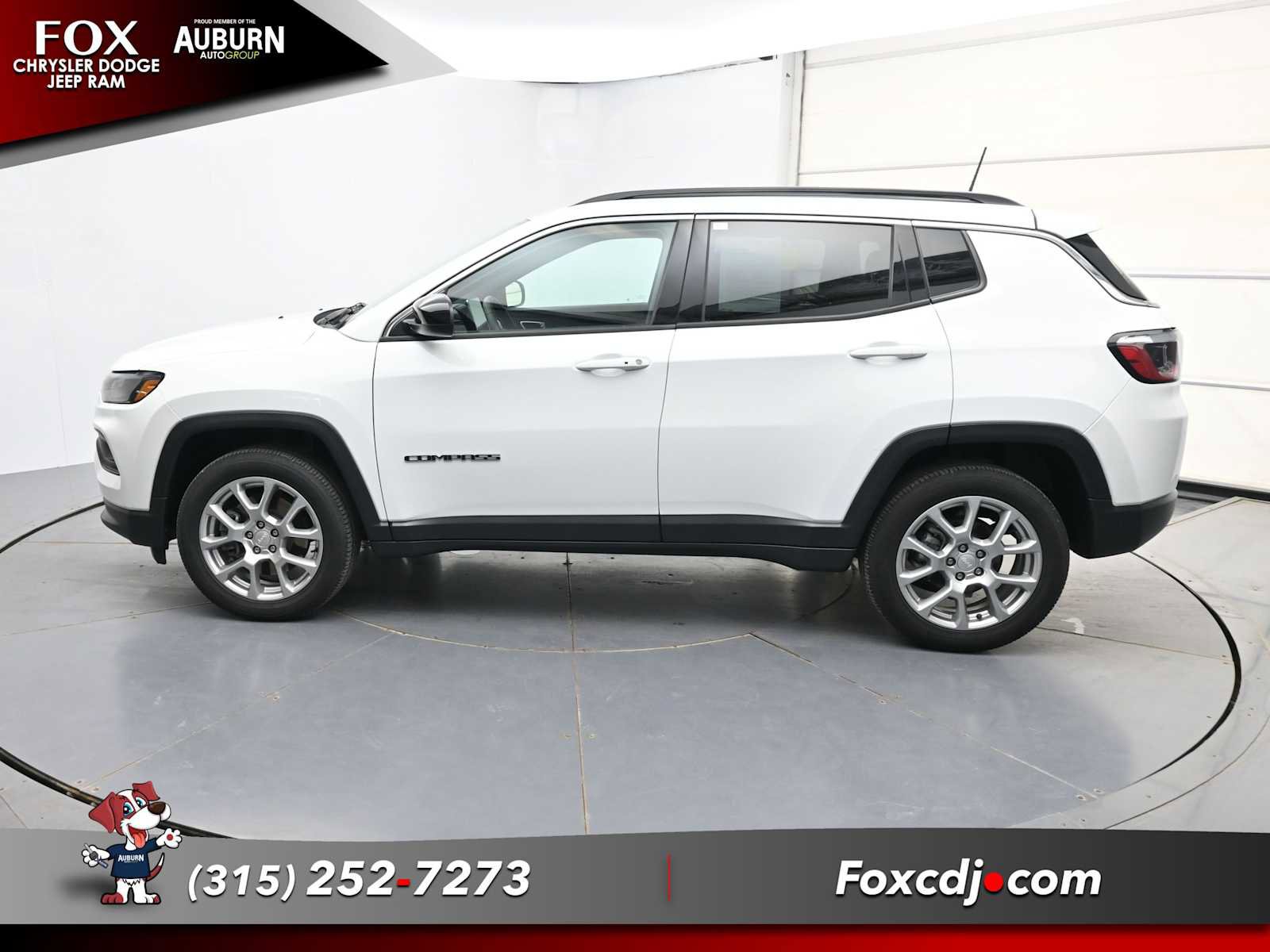 Used 2023 Jeep Compass Latitude AWD/4WD image 18