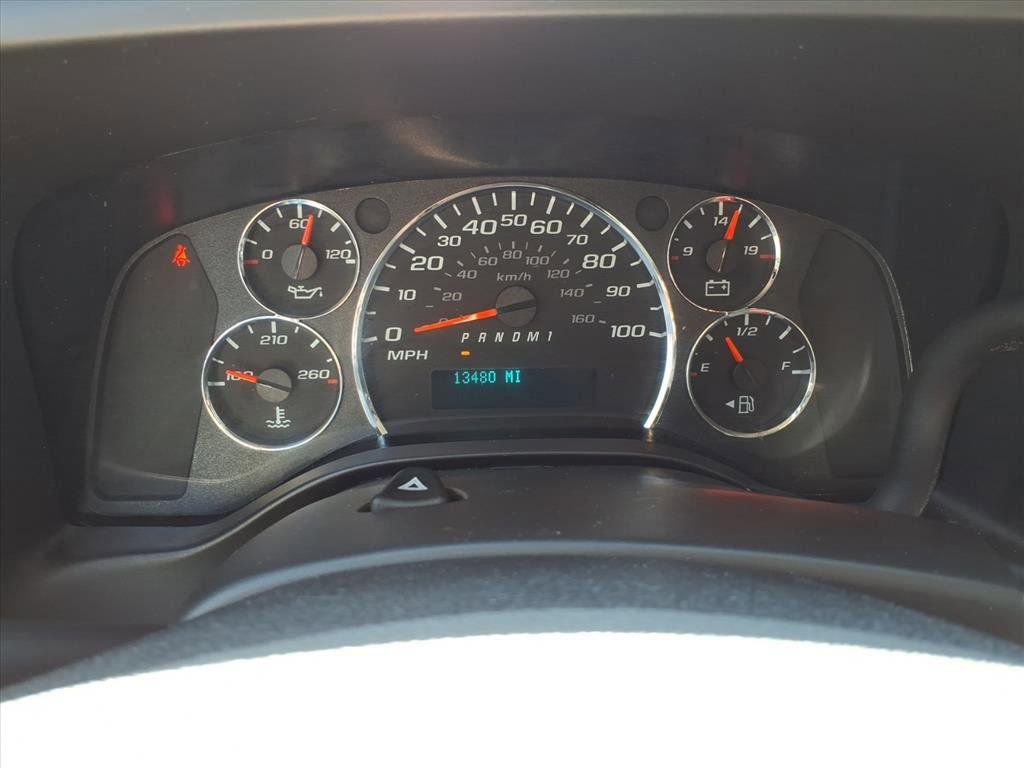 Used 2024 GMC Savana 2500 w/ Driver Convenience Package RWD image 21
