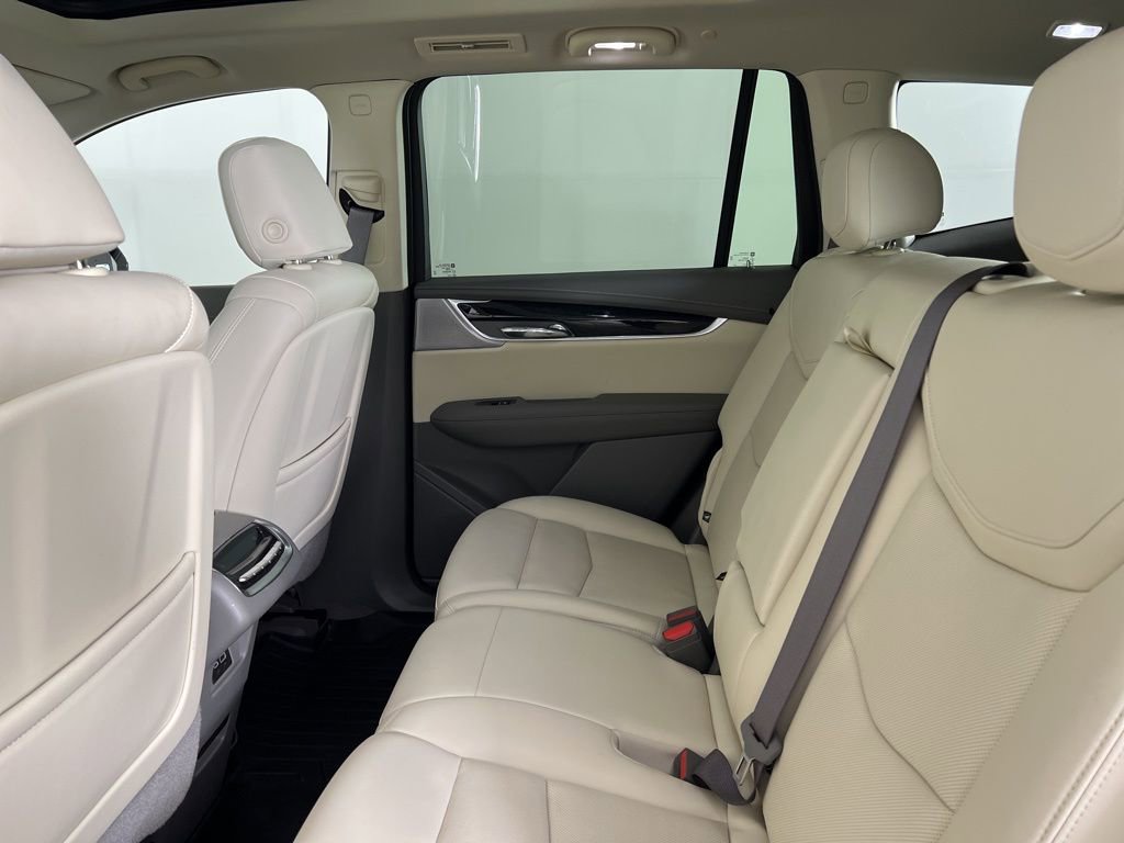 Used 2023 Cadillac XT6 Premium Luxury w/ Technology Package image 21