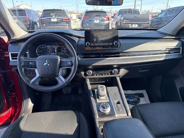 Used 2022 Mitsubishi Outlander ES image 15