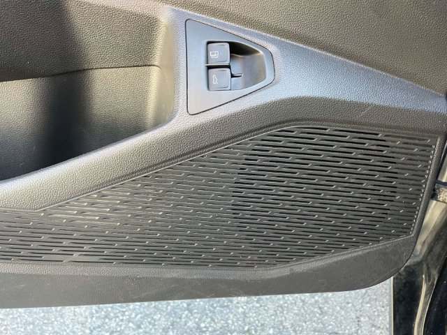 Used 2021 Volkswagen Jetta SE FWD image 17