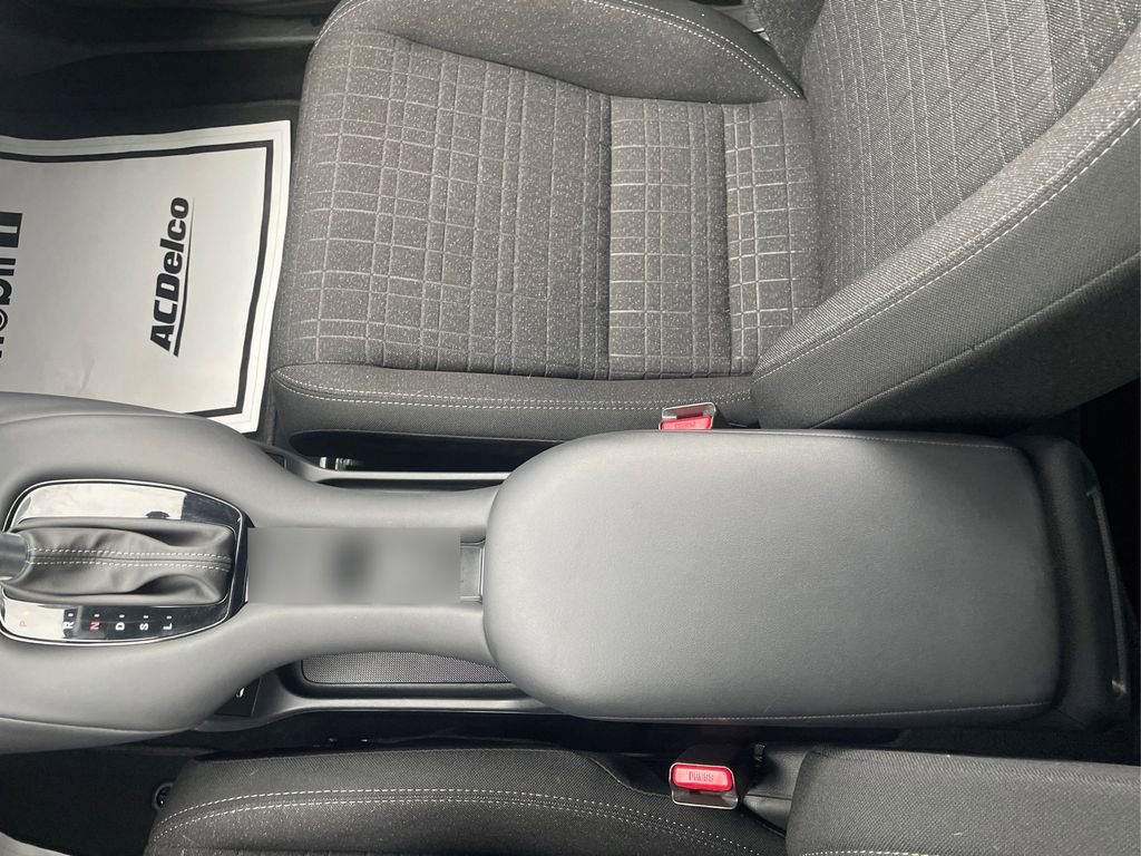 Used 2025 Honda HR-V LX image 15