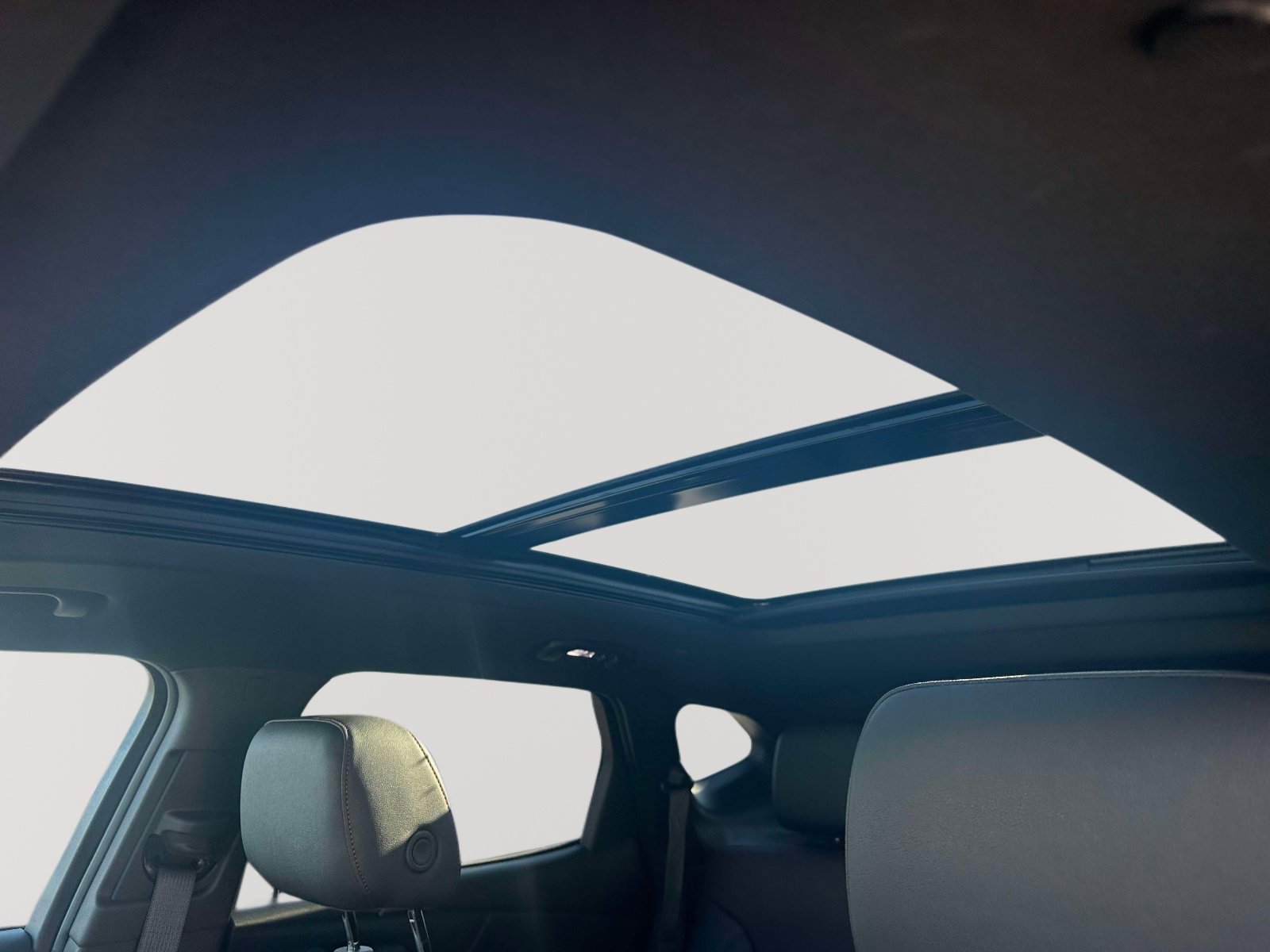 Certified 2025 Chevrolet Blazer RS w/ Driver Confidence II Package image 8