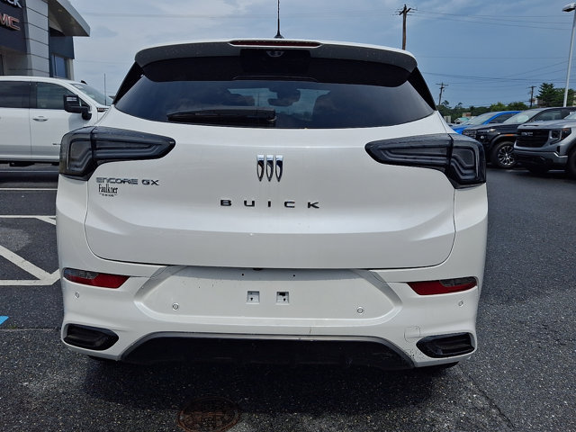 Used 2025 Buick Encore GX Avenir w/ Avenir Technology Package FWD image 5