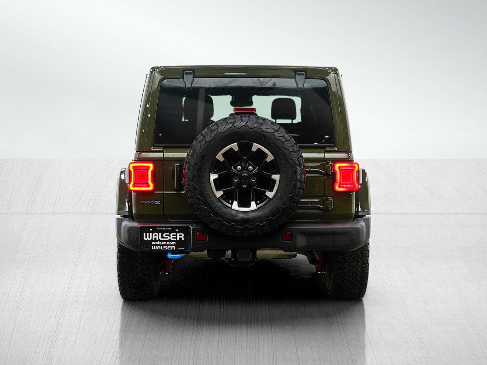 Used 2024 Jeep Wrangler Unlimited Rubicon 4xe AWD/4WD image 5