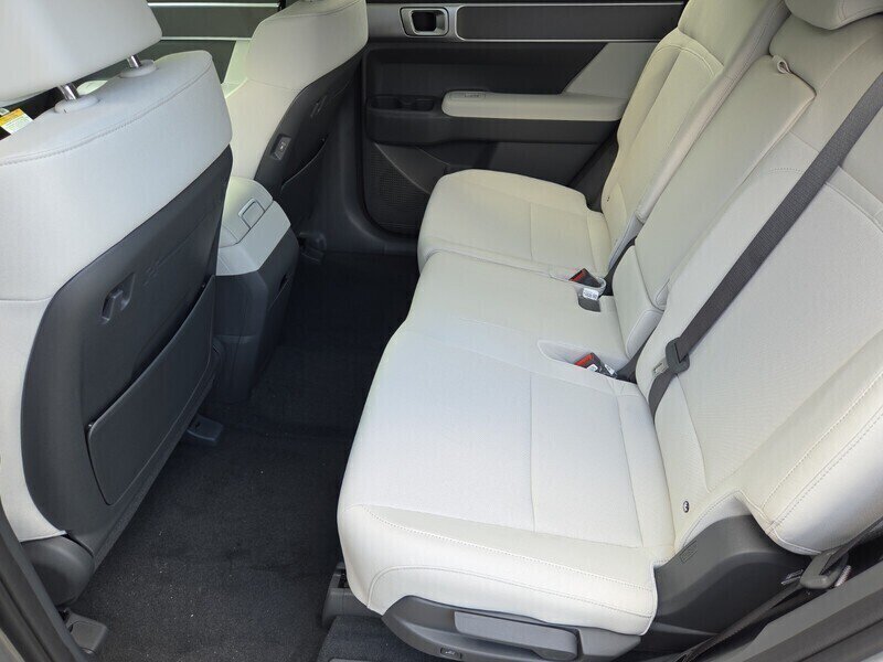 New 2026 Hyundai Santa Fe SE FWD image 6