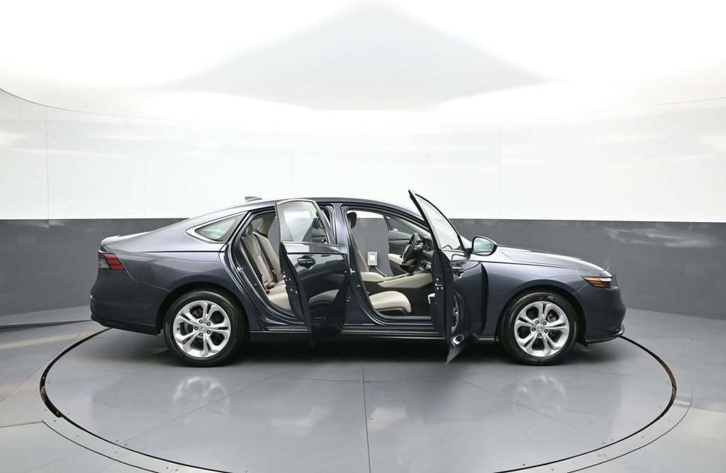 Used 2023 Honda Accord LX image 41